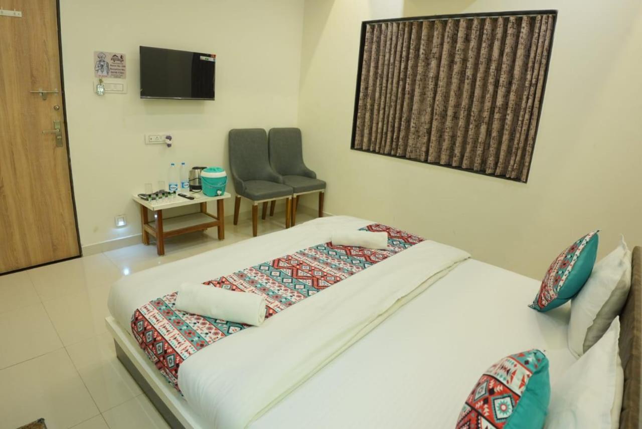 Hotel Ayodhya Virpur 외부 사진