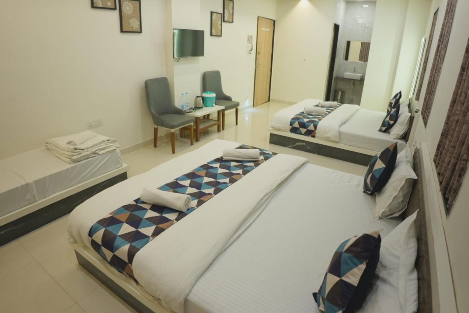 Hotel Ayodhya Virpur 외부 사진